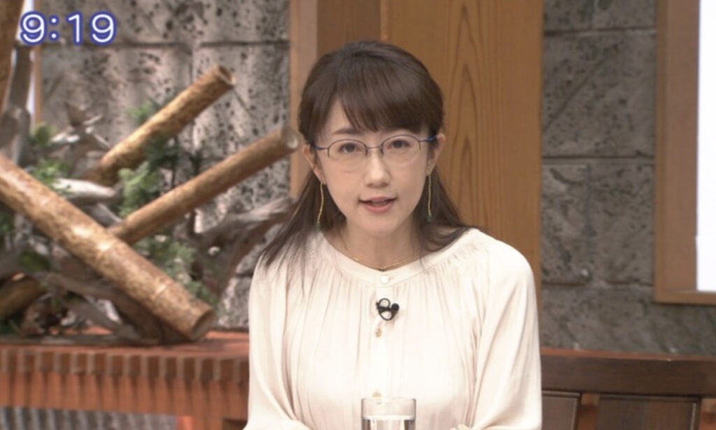 唐橋ユミアナのメガネなし画像が話題 噂の恋人とは事実婚 Neko Blog